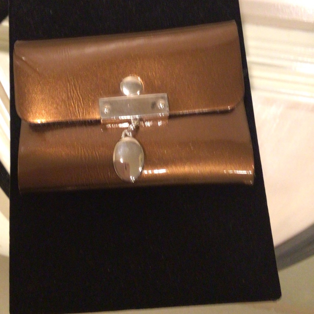 🎁FREE Gift with $50 purchase NWOT bronze card holder